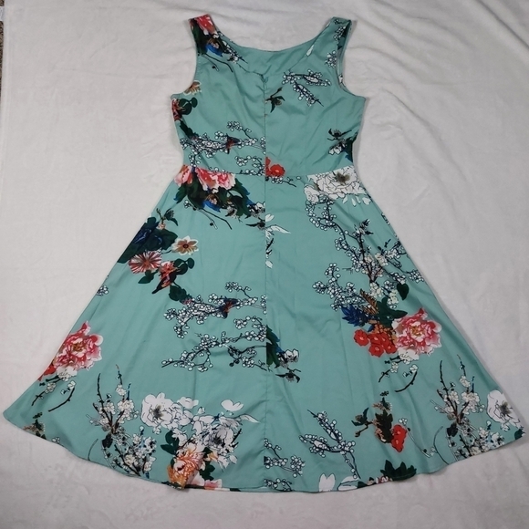 UNBRANDED MINT COLORED FLORAL PRINT DRESS SIZE LARGE - Picture 7 of 10